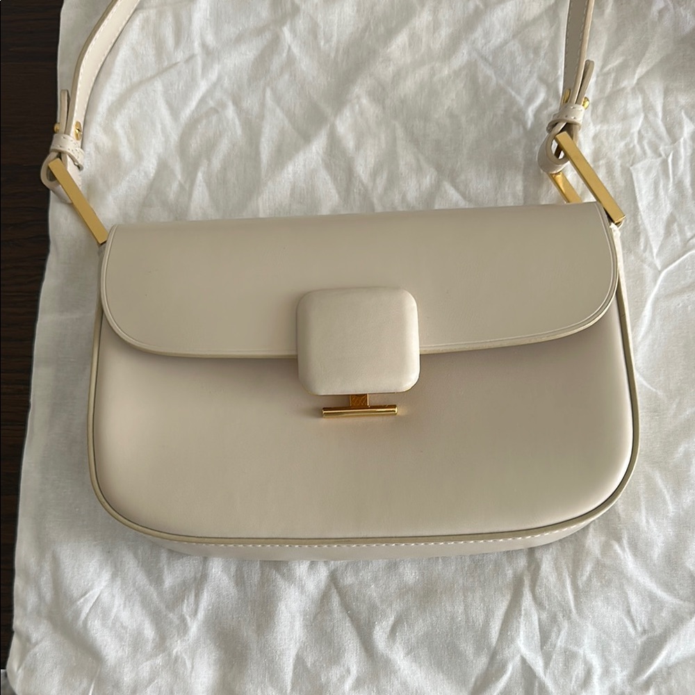 Elegant Cream Shoulder Bag